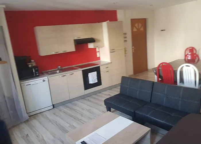 13 Rue de la Fontaine F11